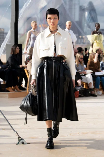Look 21
